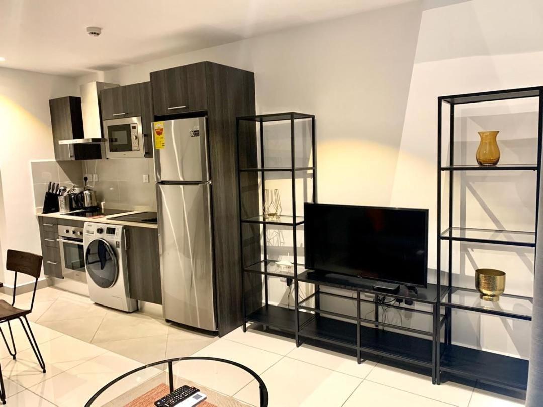 One Bedroom Apartment At A Embassy Gardens Cantonments Акра Екстериор снимка