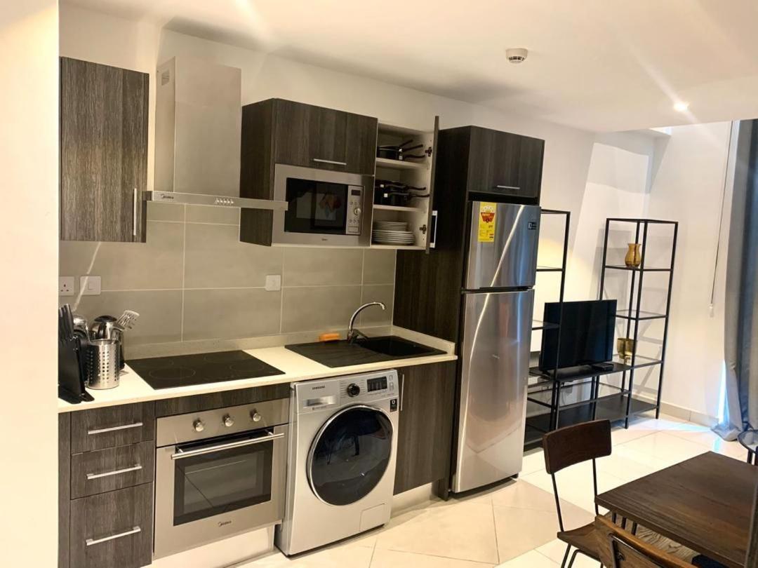 One Bedroom Apartment At A Embassy Gardens Cantonments Акра Екстериор снимка