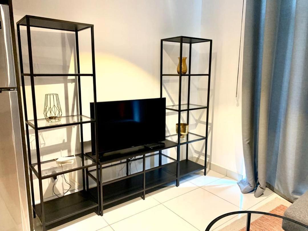 One Bedroom Apartment At A Embassy Gardens Cantonments Акра Екстериор снимка